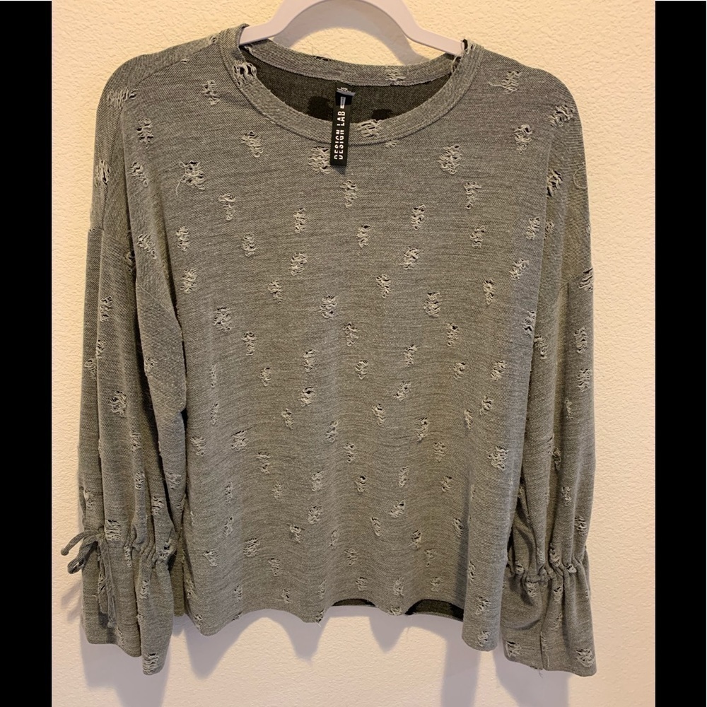 Design Lab gray top/distressing & sleeve d…​​​​​​​​​​​​​​​​​​​​​